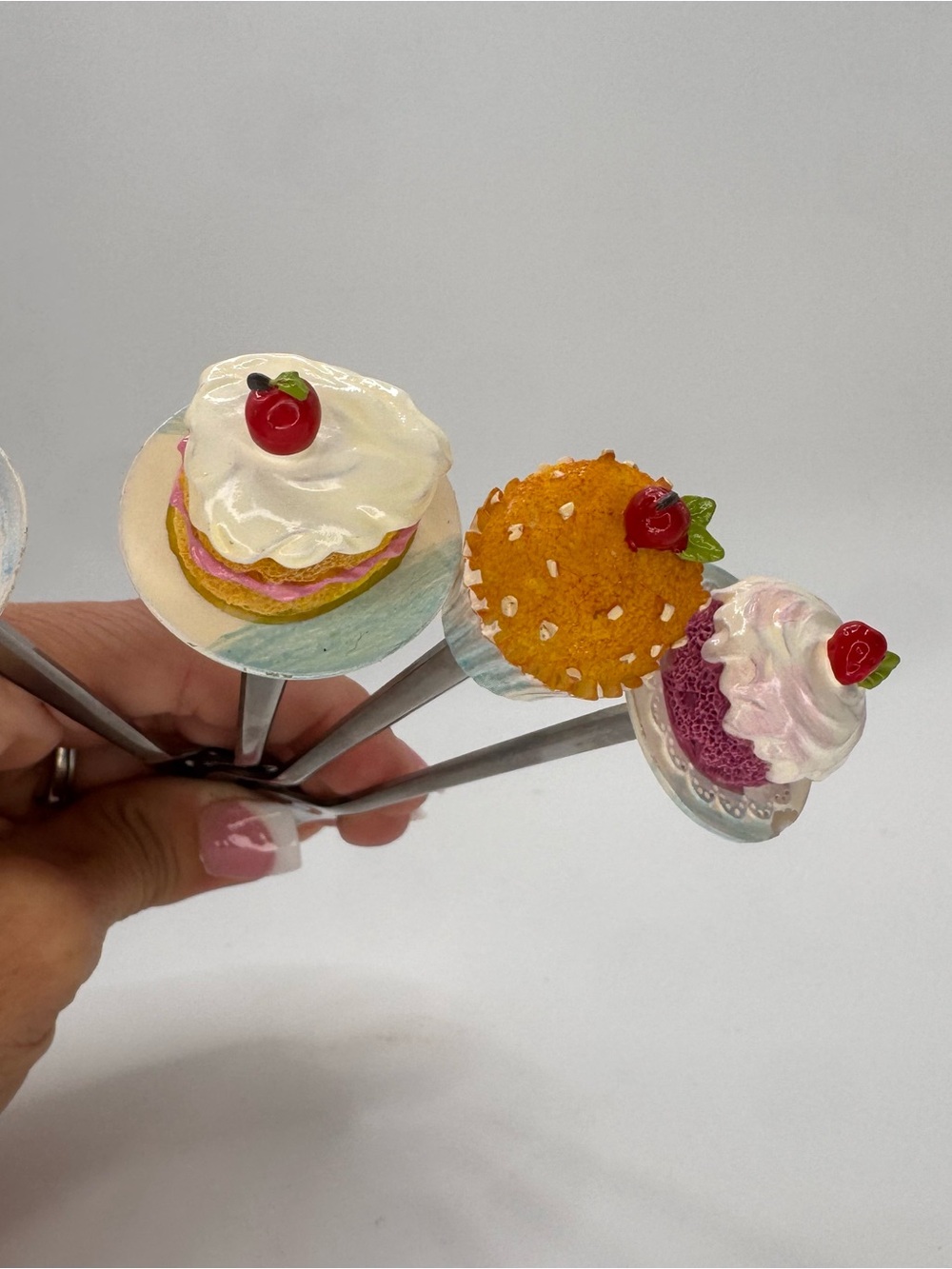 Blond Amsterdam Dessert Fork Set – 4 Whimsical Dessert Forks - Picture 4 of 11